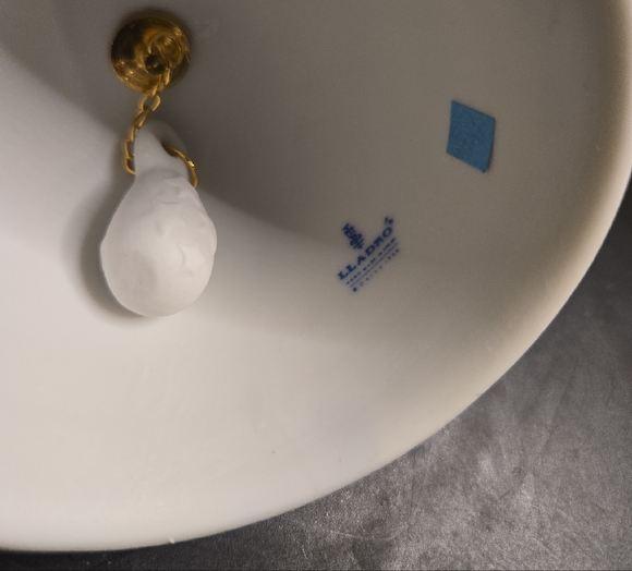 Lladro 1988 White Bell Ornament Santa Claus with Green Ribbon No Box - Picture 6 of 10